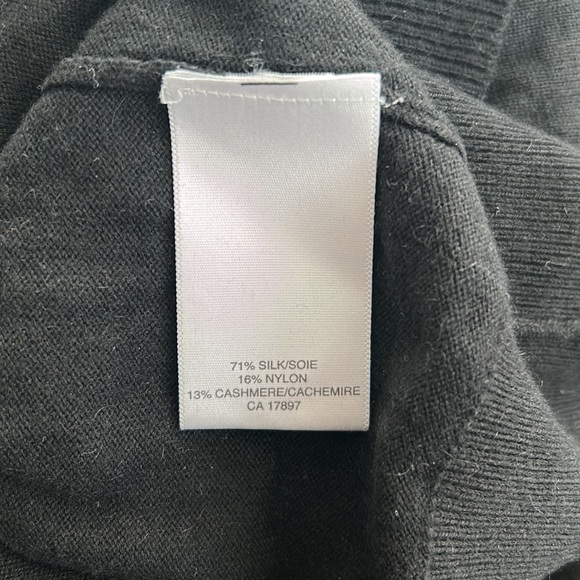 BANANA REPUBLIC Men’s Black Cashmere Wool Lightweight Pullover V-Neck Sweater - Picture 9 of 9